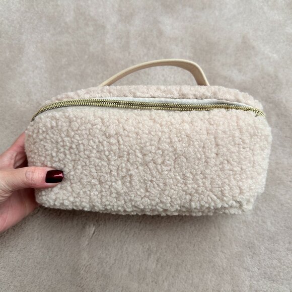 New Cute Shiseido Teddy Makeup Bag | Cosmetic Case - Picture 1 of 7